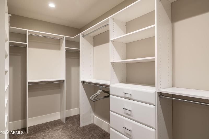 33-web-or-mls-6525-e-cave-creek-rd-31