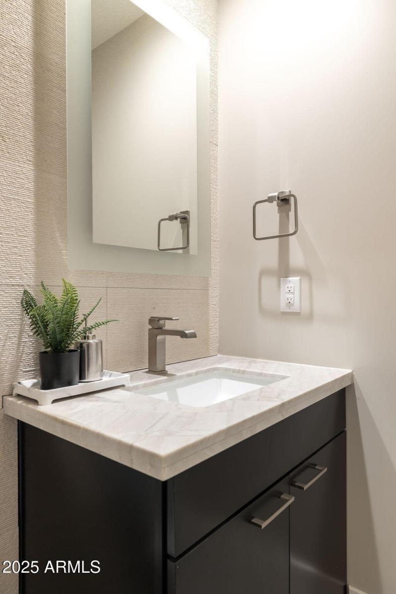 42-web-or-mls-6525-e-cave-creek-rd-31