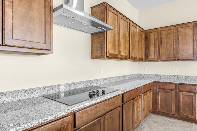 7)KITCHEN