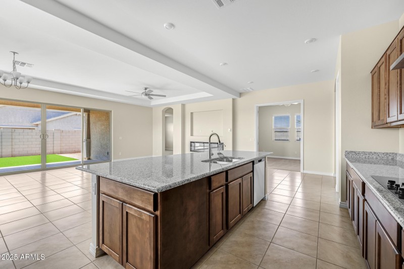 8)KITCHEN