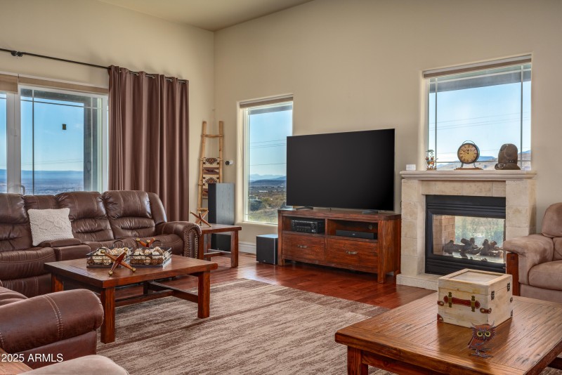 600 N Turquoise Way
