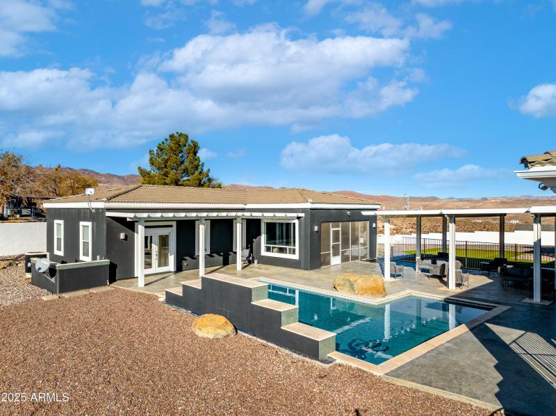 600 N Turquoise Way