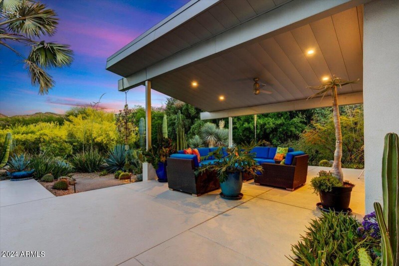 31-Covered Patio