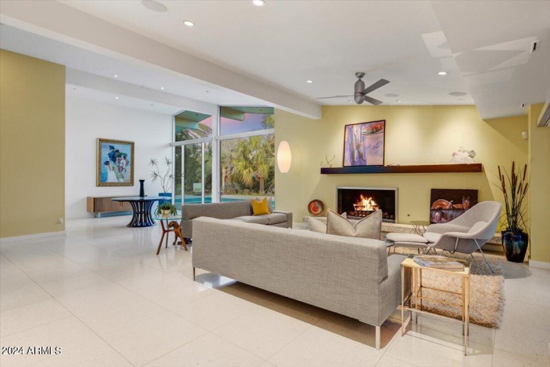 06-Living Room View