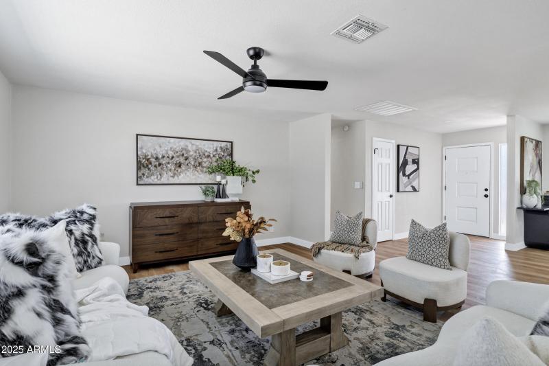 2016 E Elmwood St-10