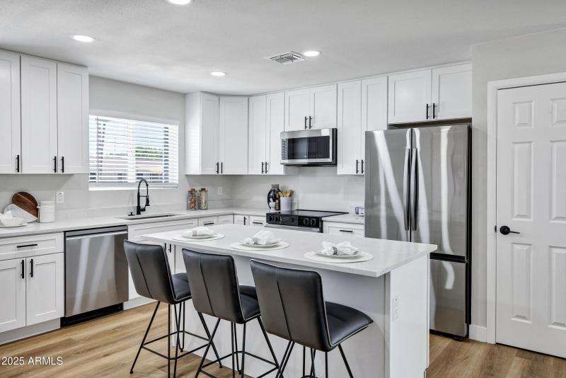 2016 E Elmwood St-14