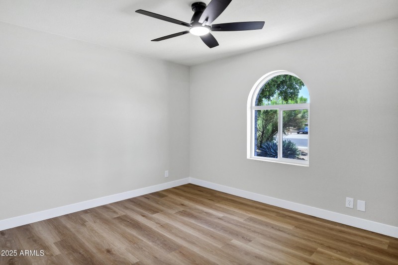 2016 E Elmwood St-20