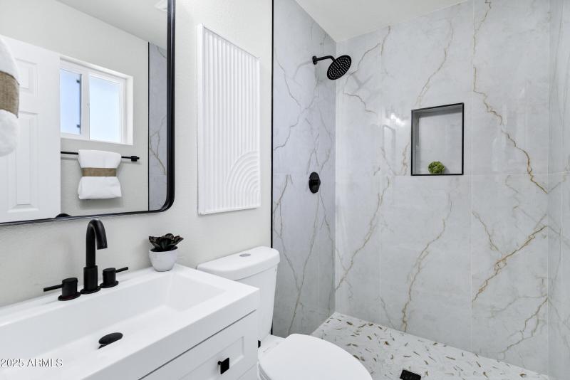 2016 E Elmwood St-25