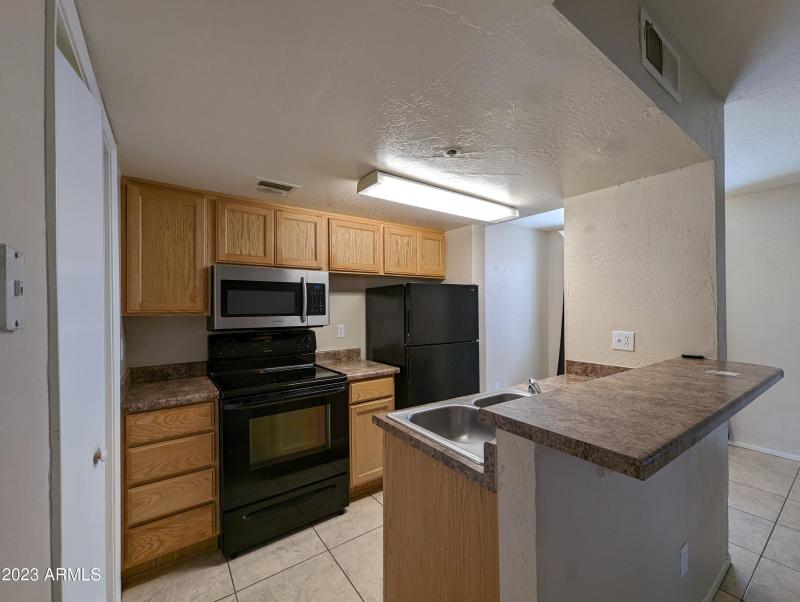 12123 W BELL RD #106