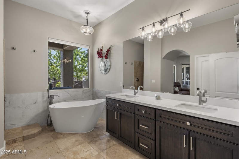 Another private spa bathroom