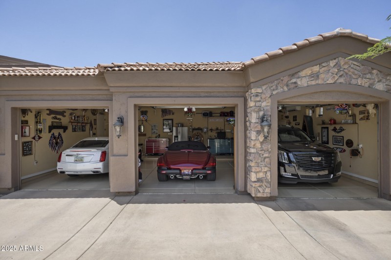 Front loading garage for easy display