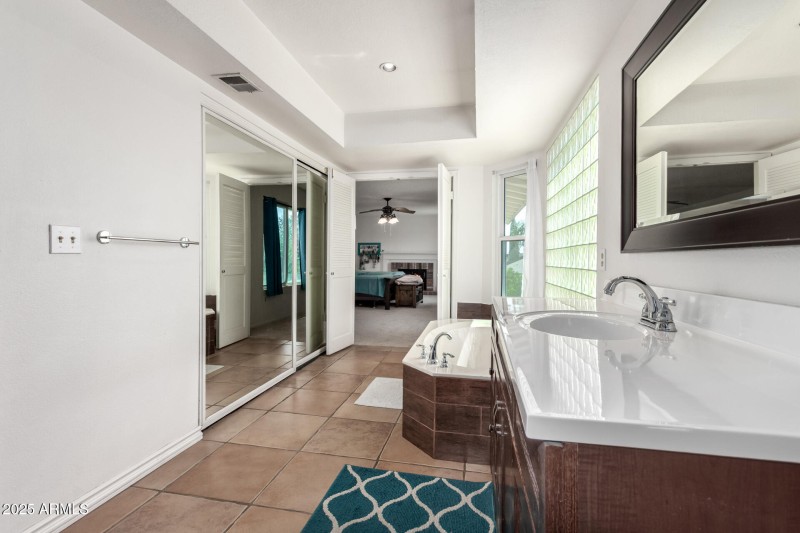 Bedroom #4 private bathroom