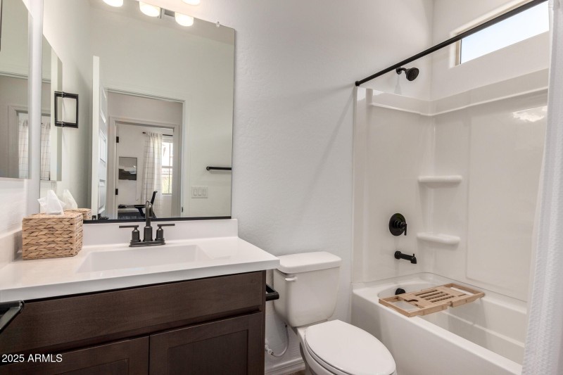 1st Floor Bath