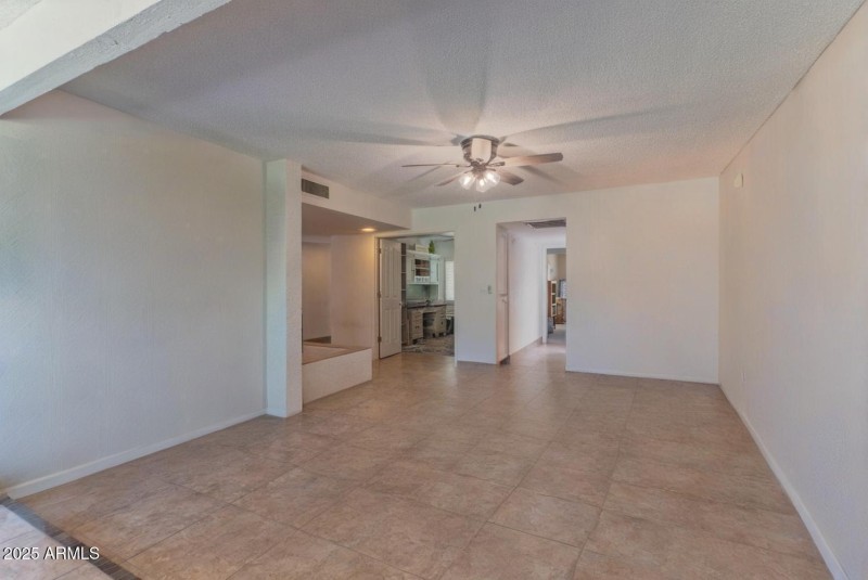 Ardmore Rd living room empty