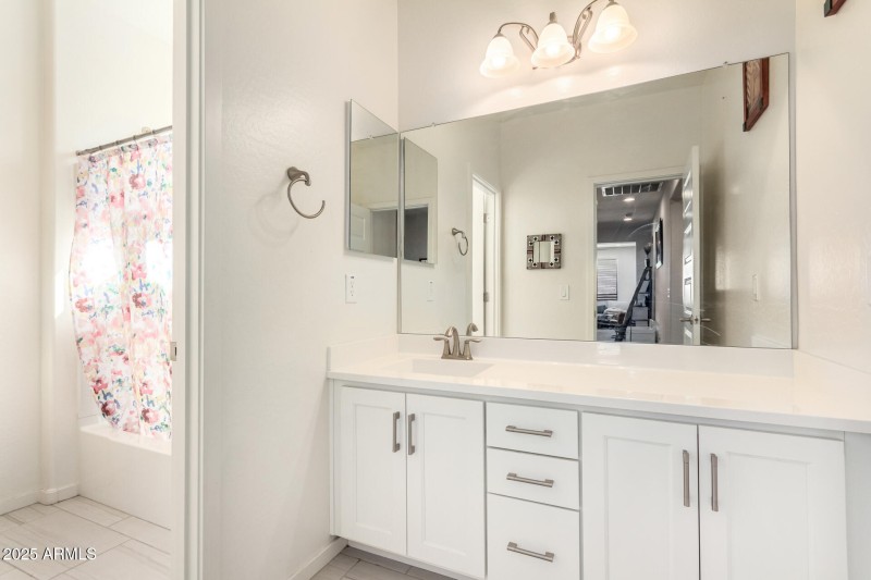 Upstairs Hall Bathroom