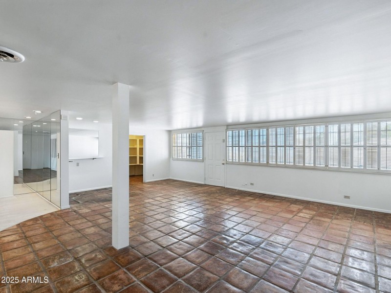 10-web-or-mls-Roosevelt-10