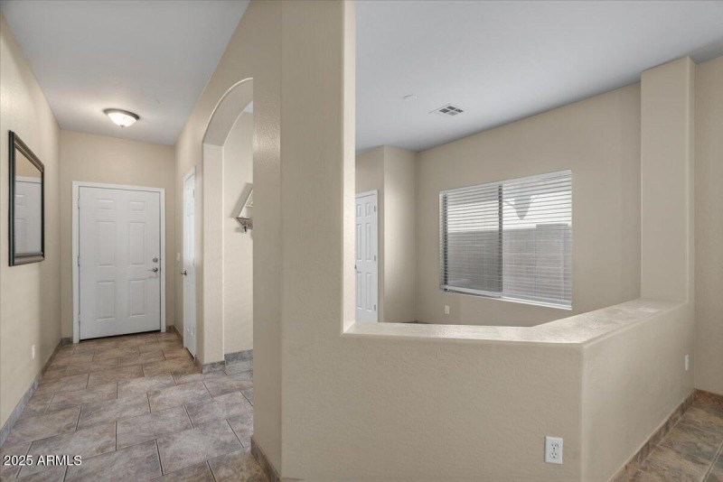 04-Entry and Dining