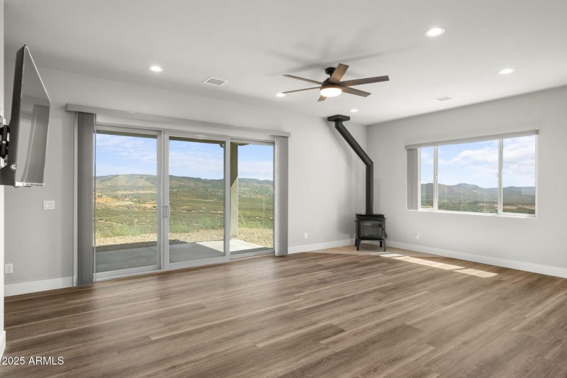 3-web-or-mls-15690-e-orch-vw-rd