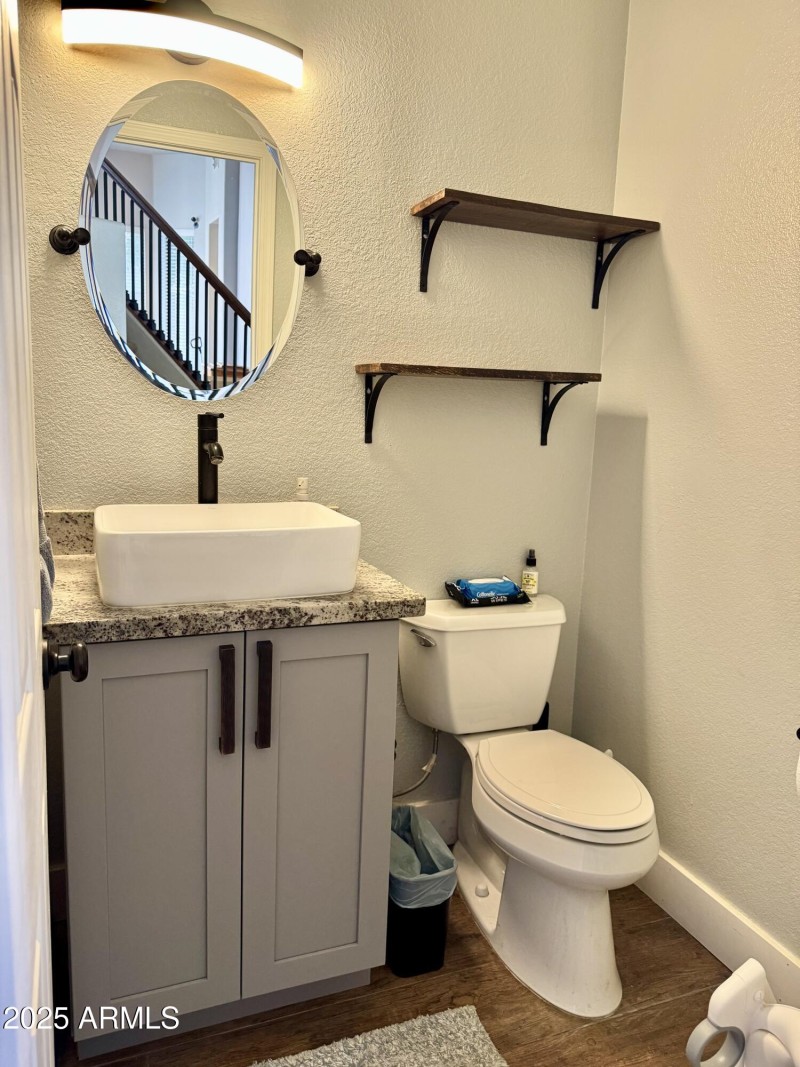 1ST FLOOR POWDER ROOM
