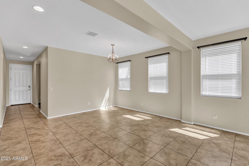 2075 W Bennett Way-11