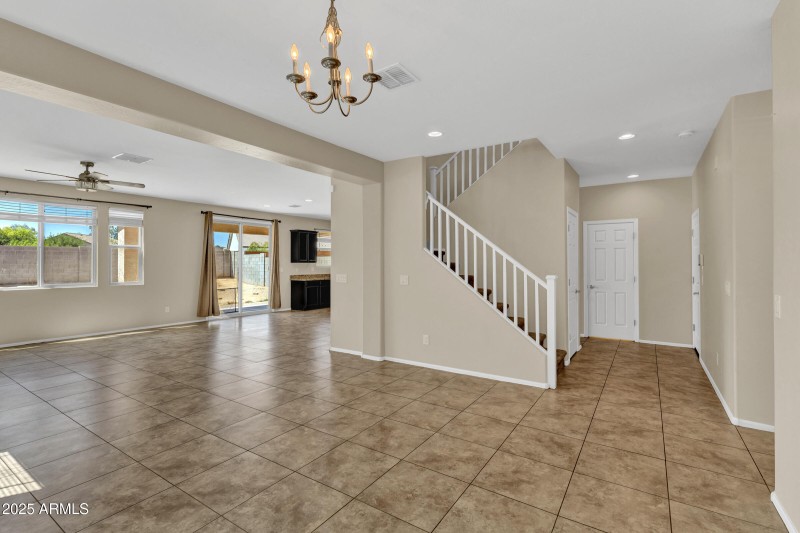 2075 W Bennett Way-12