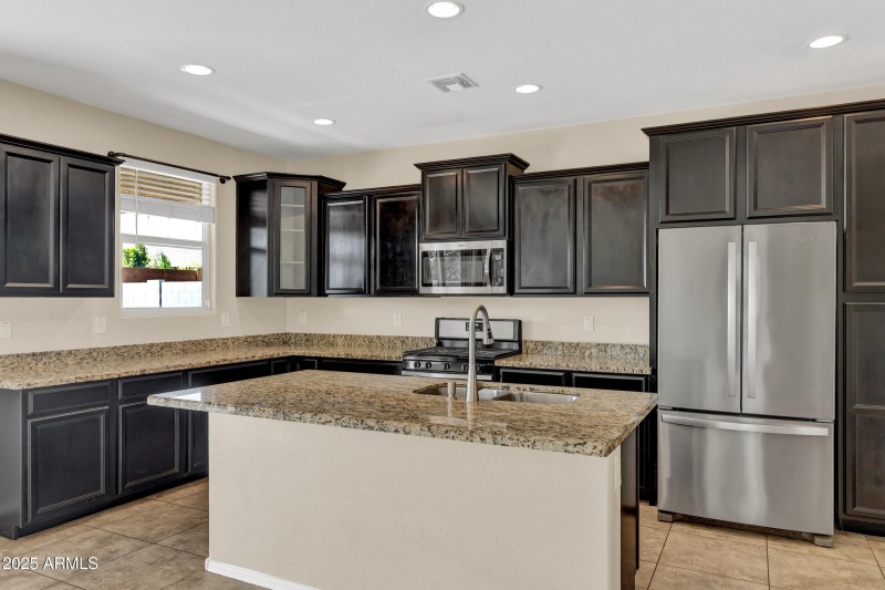 2075 W Bennett Way-16