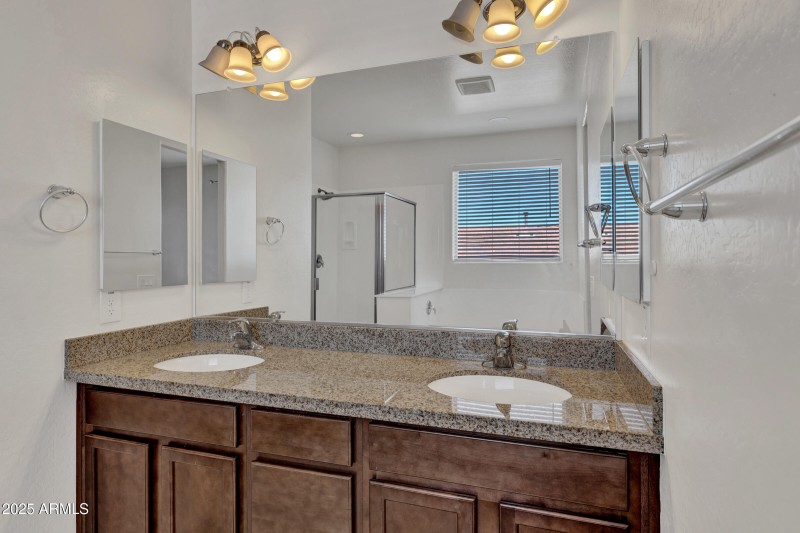 2075 W Bennett Way-32