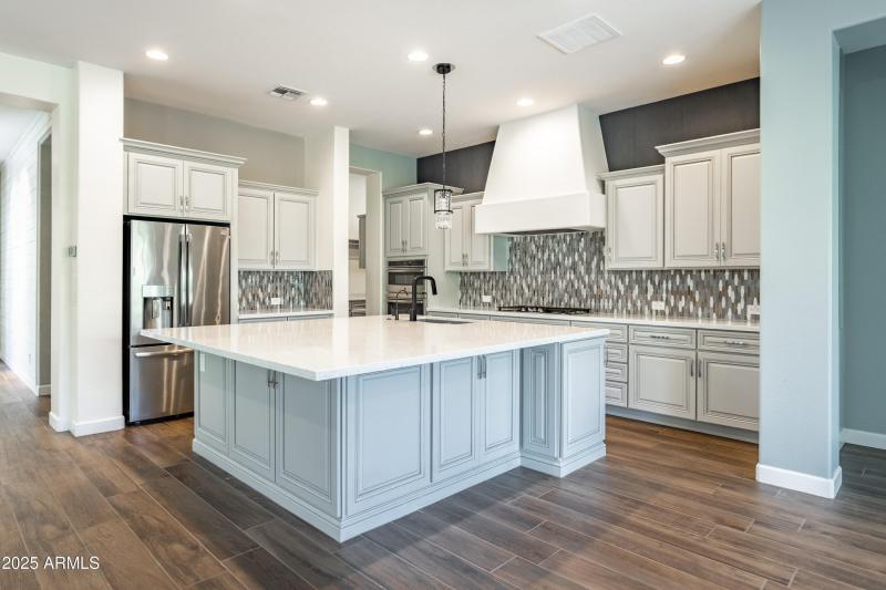 Oversize kitchen Island