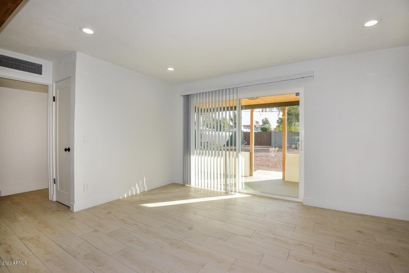 Breakfast Room2