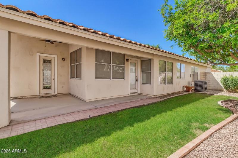 1511 W Wildhorse Ct-37