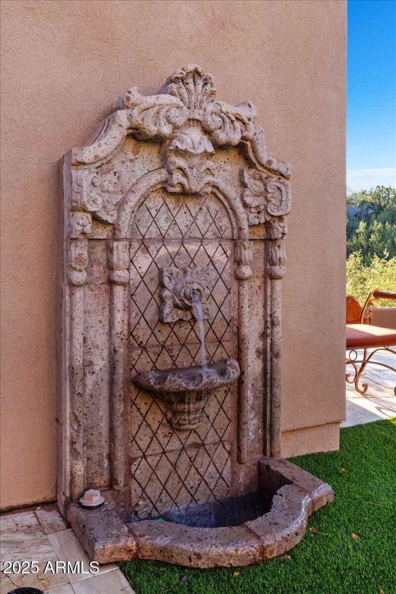 36-Water Feature