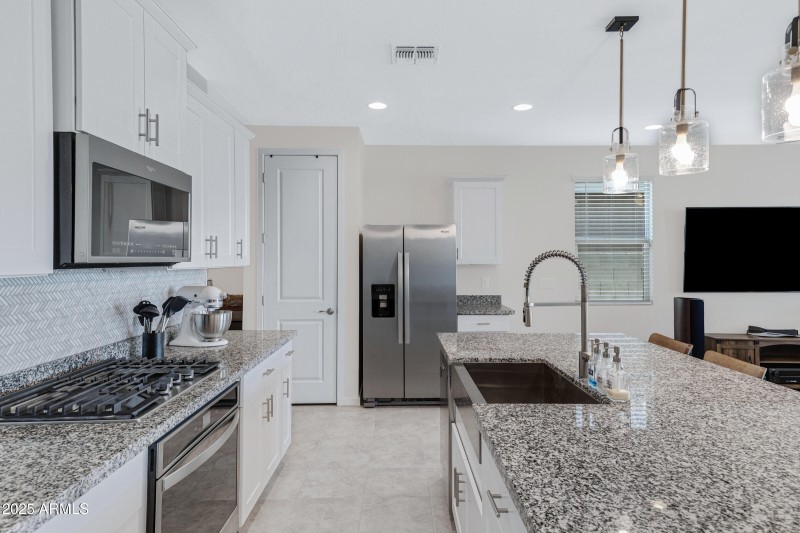 5642 W Rainwater Dr-14