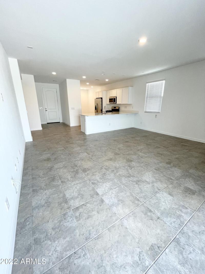 52E2B60F-7104-40BB-802E-41BD8B3CE865