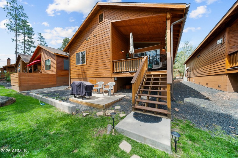 2004 N LAKE BREEZE RD, Lakeside