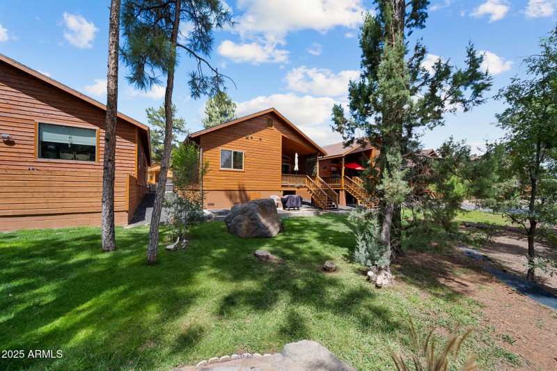 2004 N LAKE BREEZE RD, Lakeside