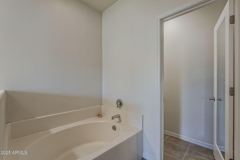 26-web-or-mls-Crescent Rd-26