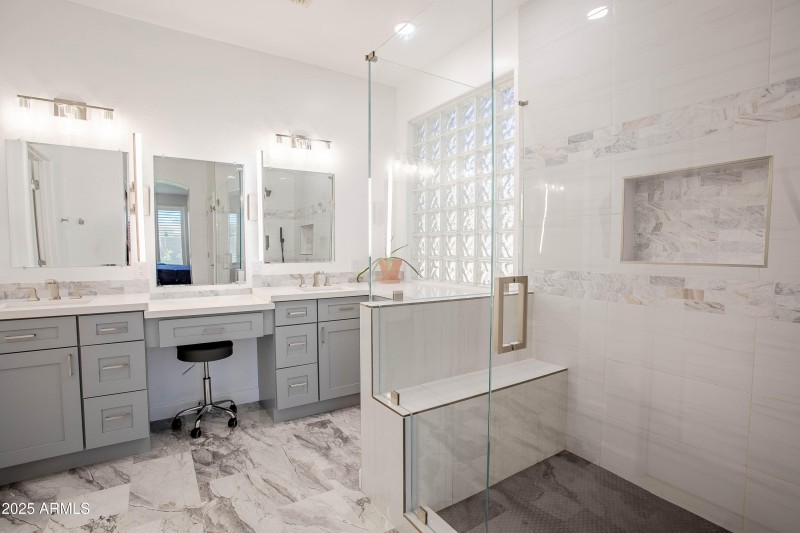 4247 E Crown Ct-32