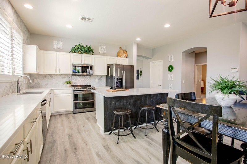 4247 E Crown Ct-13