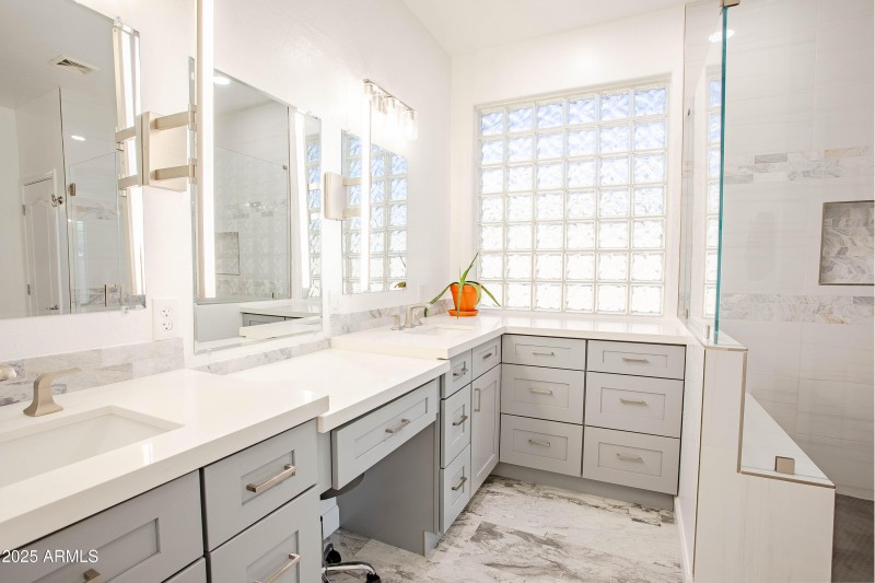 4247 E Crown Ct-34
