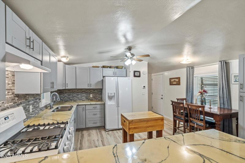 06-Kitchen