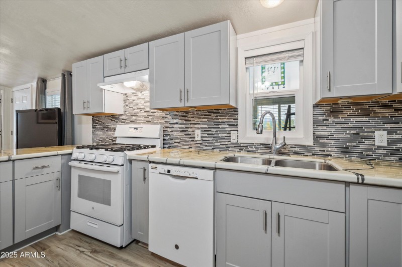 09-Kitchen