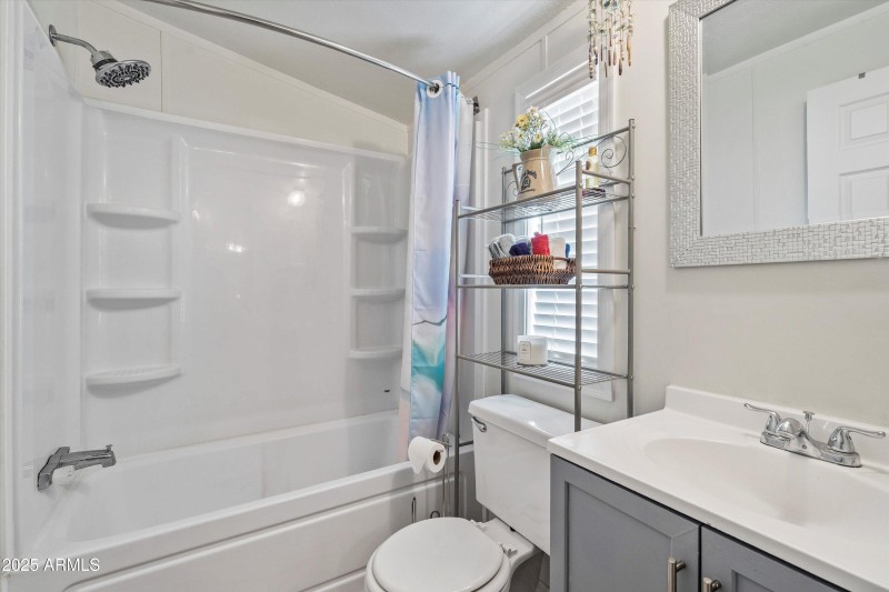 14-Bathroom