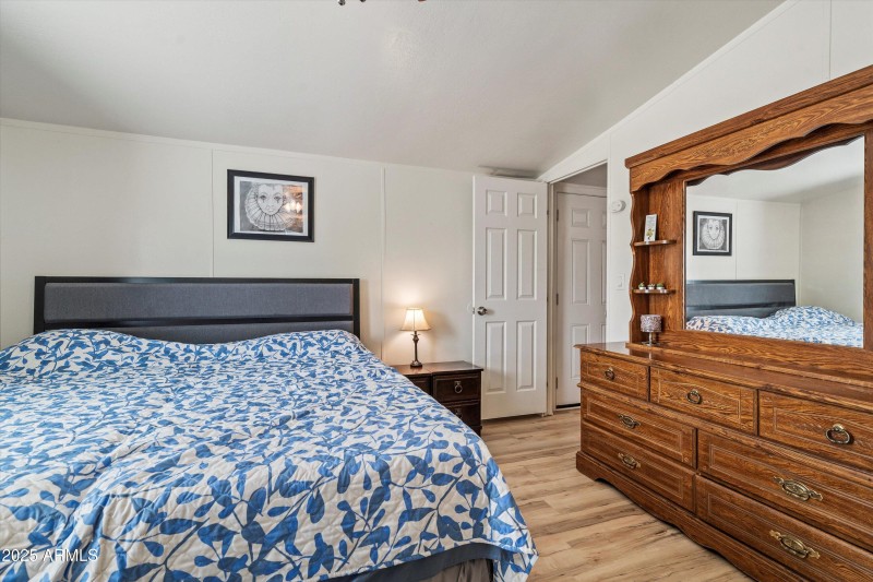 18-Primary Bedroom