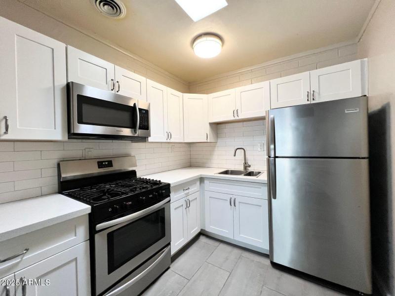 2 BEDROOM UNIT