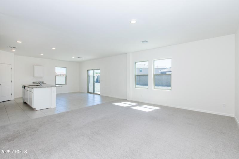 Kitchen/Living Area