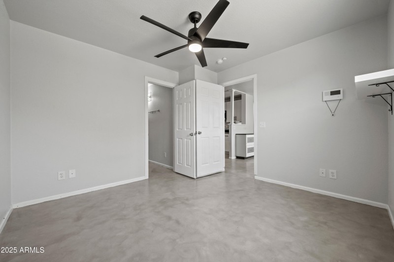 2 Interior-25