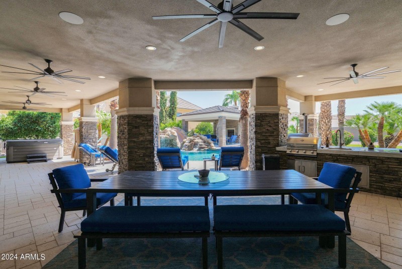 ample covered patio seating