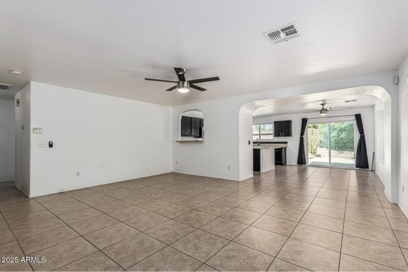 10548 E Balmoral Ave