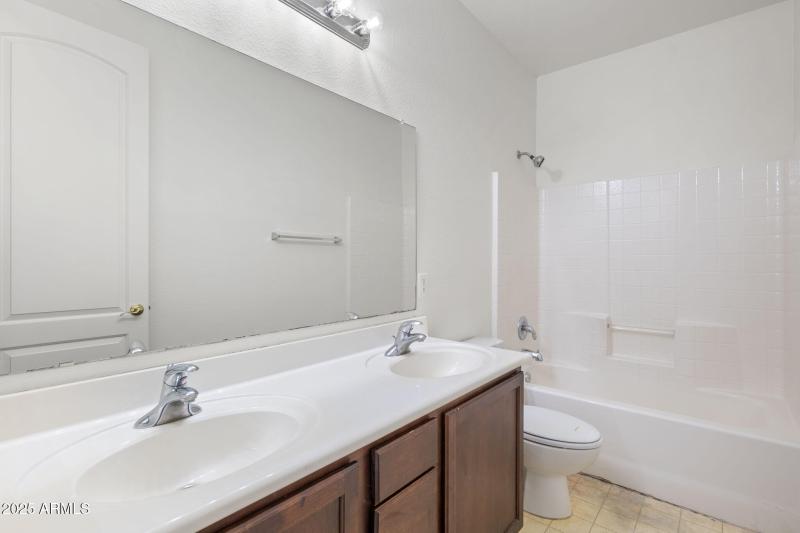 31-web-or-mls-2261-w-mila-way