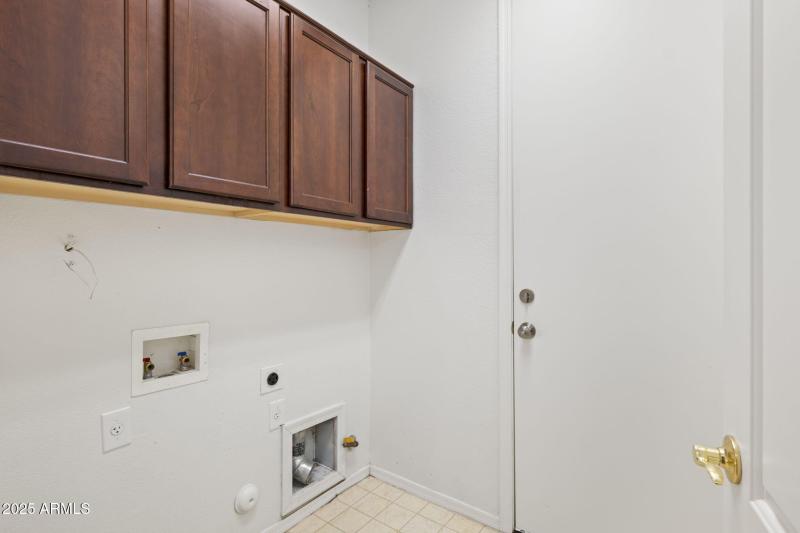 34-web-or-mls-2261-w-mila-way